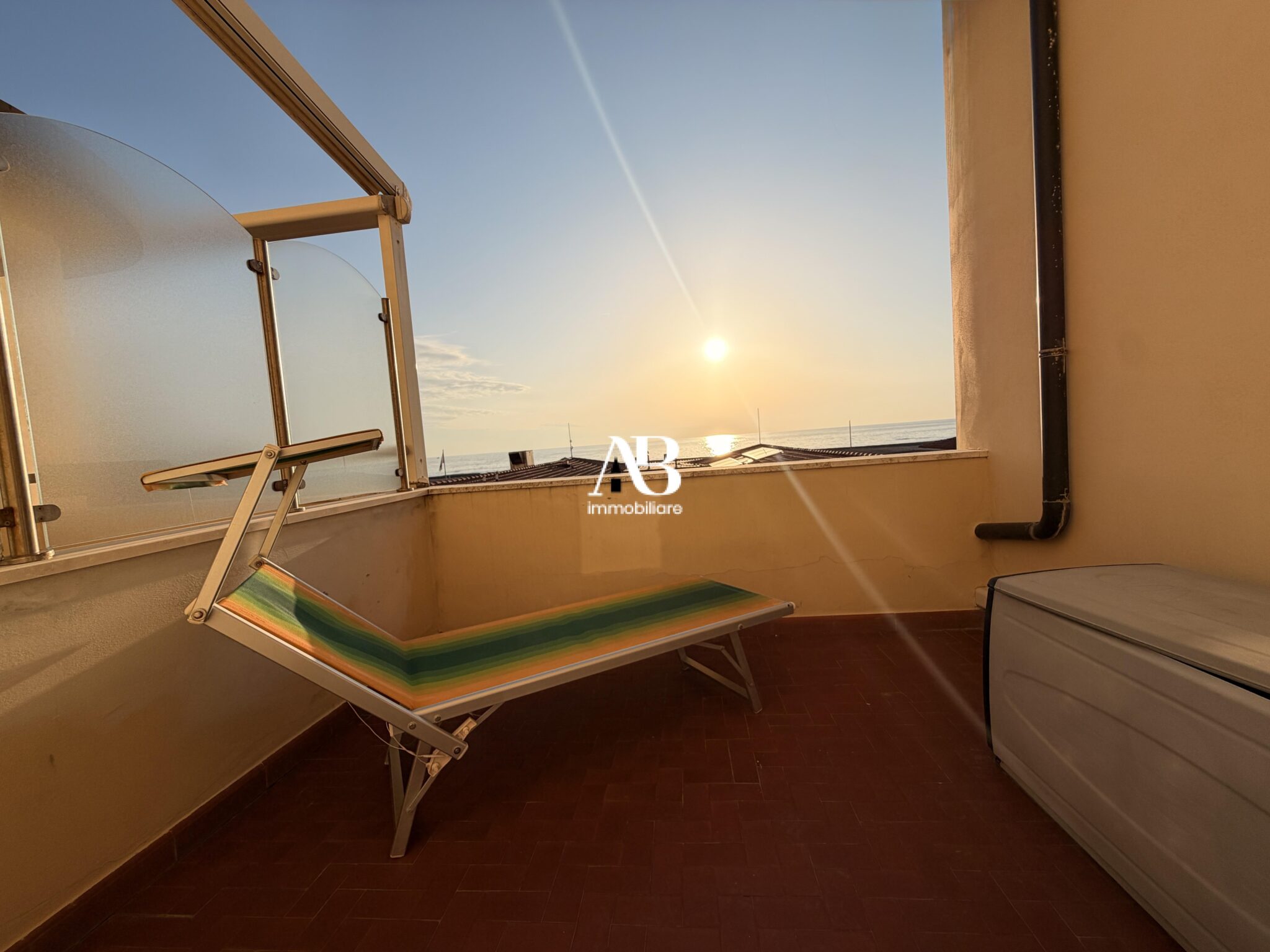 Appartamento fronte mare con terrazza