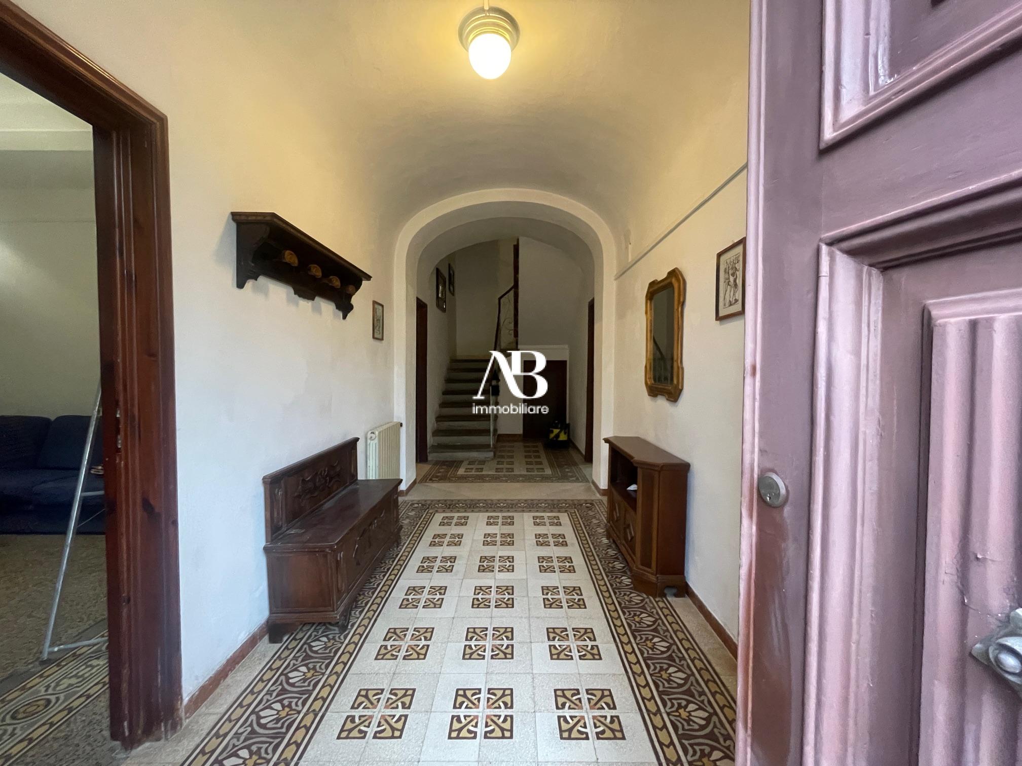 Villa con giardino