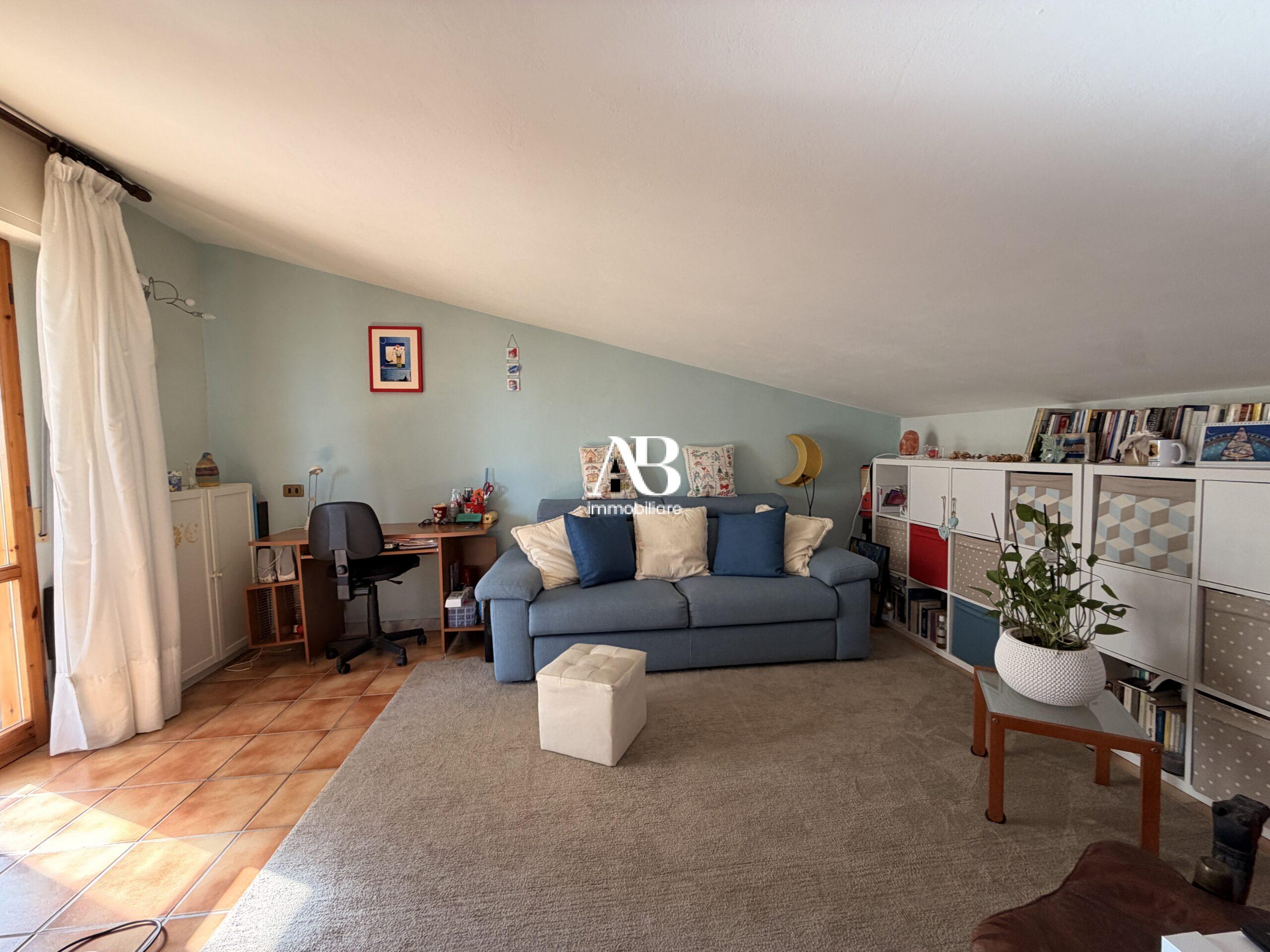 Luminoso duplex con posto auto