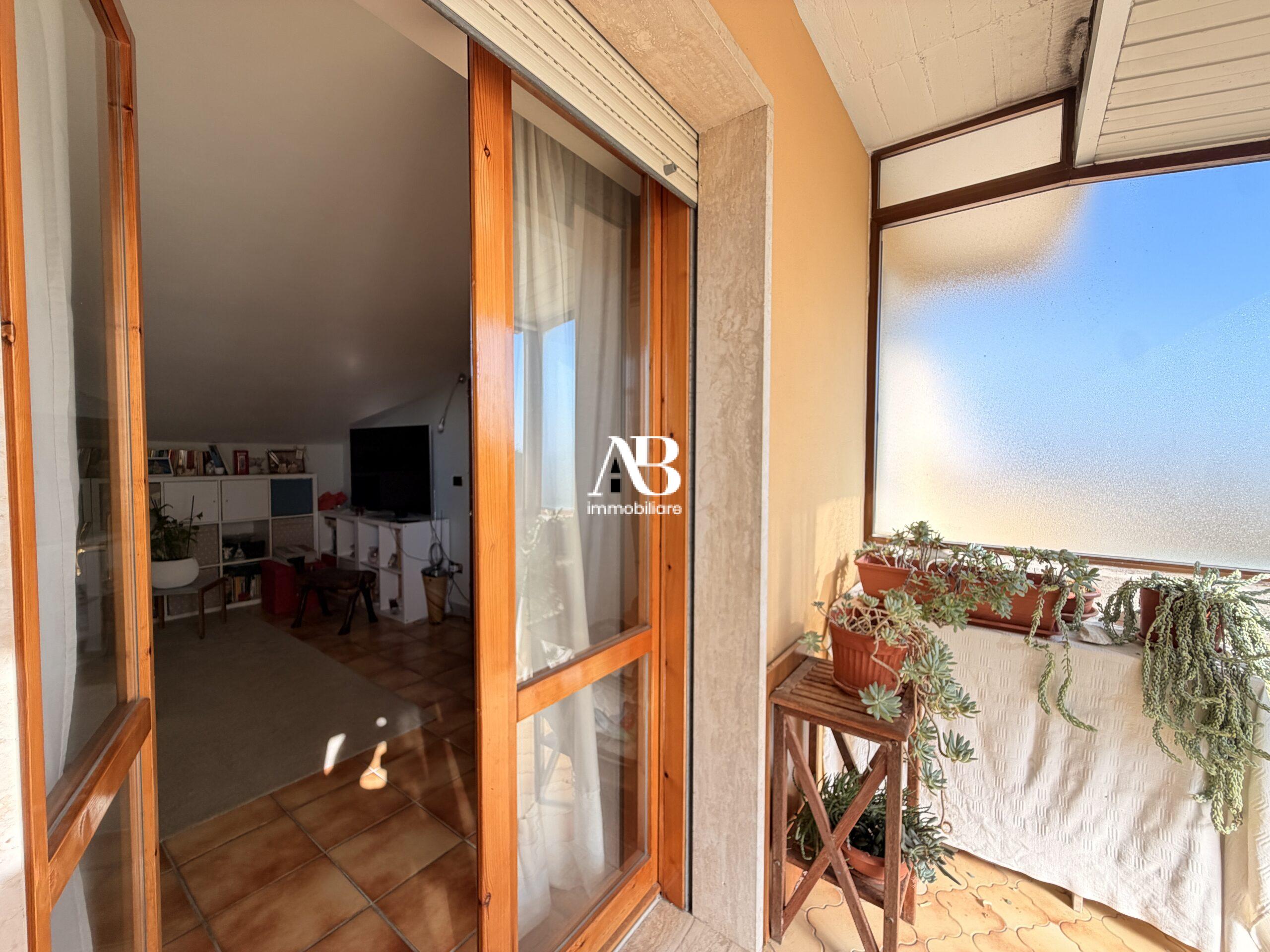 Luminoso duplex con posto auto