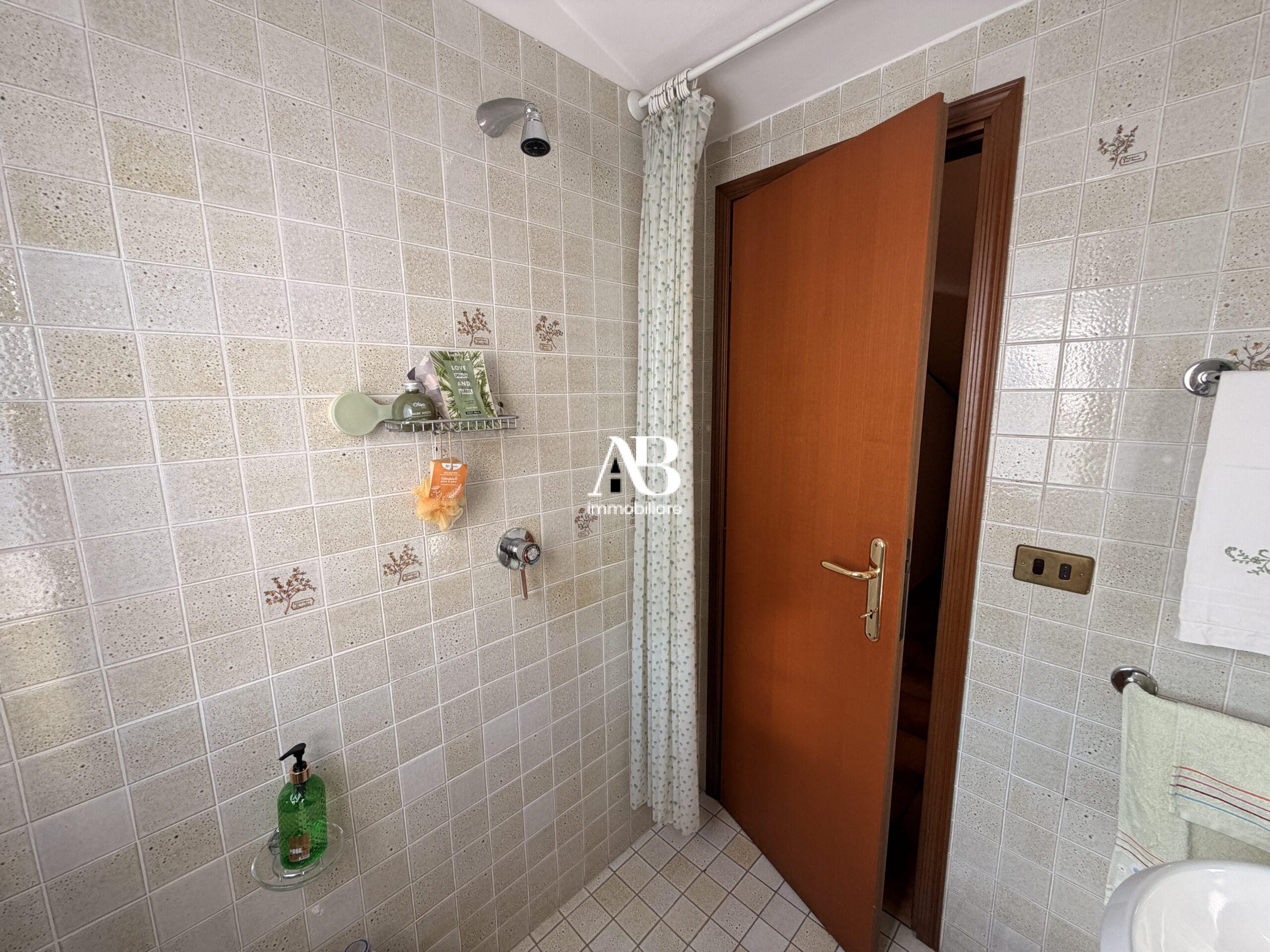 Luminoso duplex con posto auto