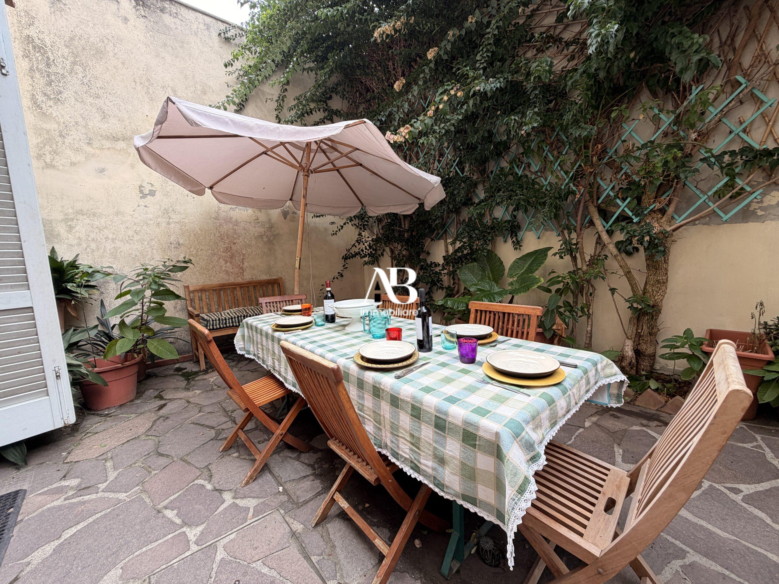 Viareggina con corte interna e terrazza