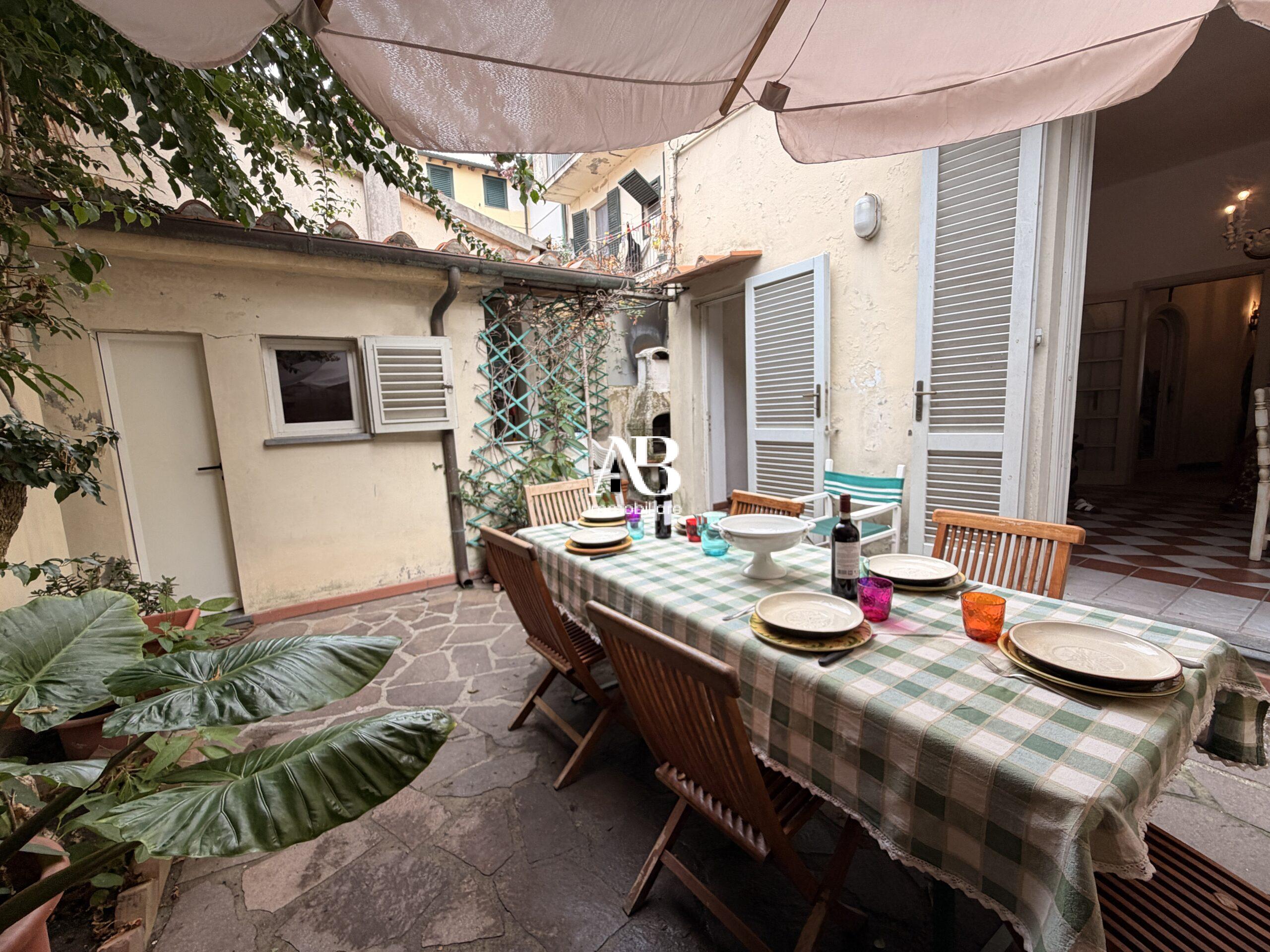 Viareggina con corte interna e terrazza