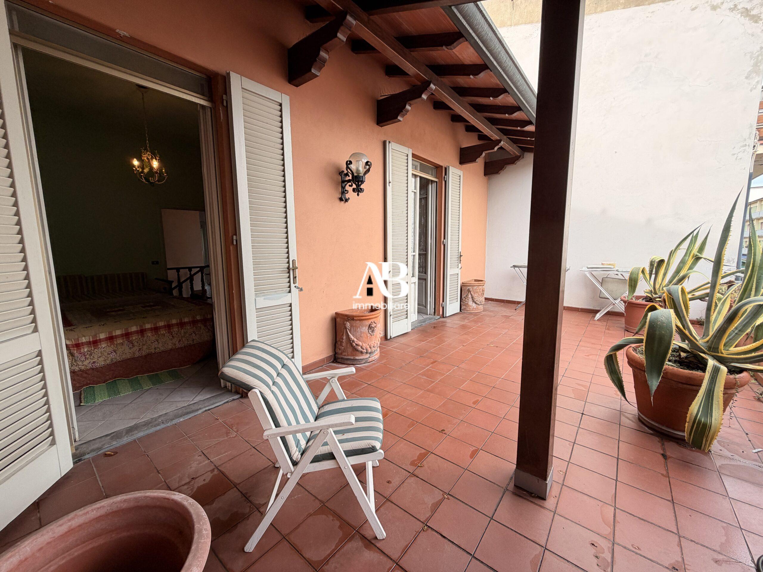 Viareggina con corte interna e terrazza
